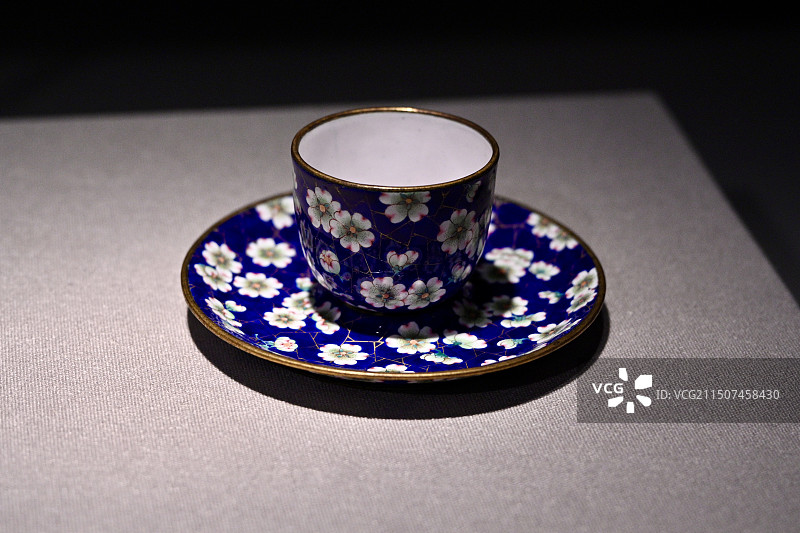 冰梅纹杯碟图片素材