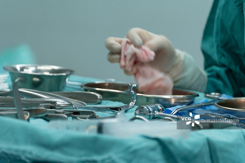 手术室器械特写 手术器械摆放医疗器械消毒图片素材