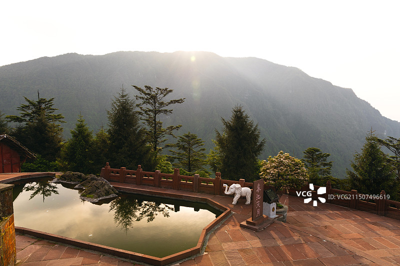 峨眉山冷暖调落日晚霞夕阳西下图片素材