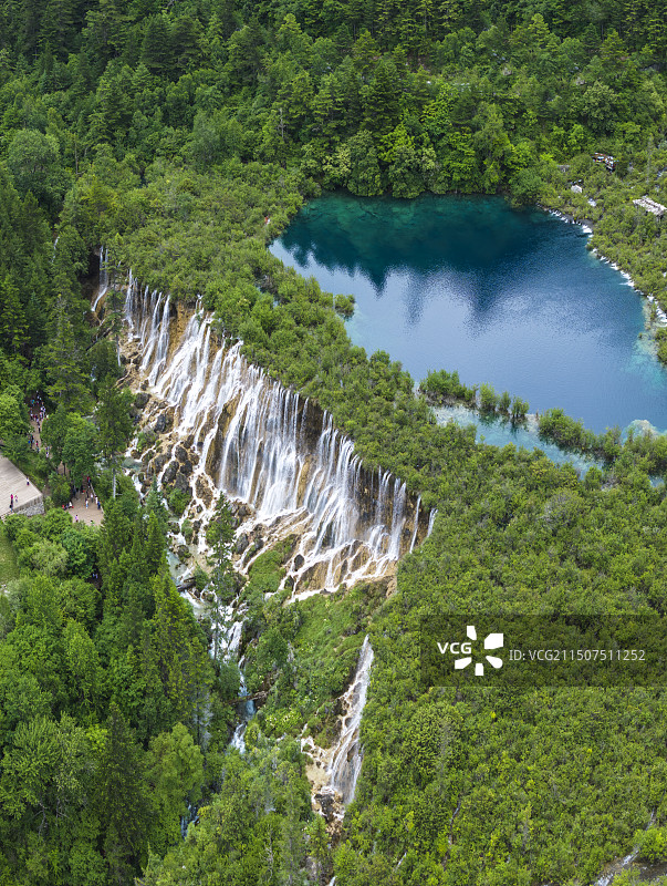 九寨沟诺日朗瀑布图片素材