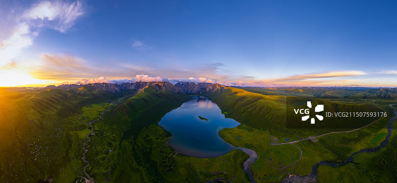 日出莲宝图片素材