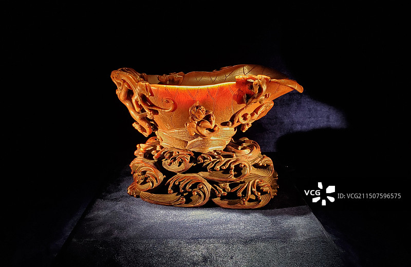 上海苏宁艺术馆的犀角杯图片素材