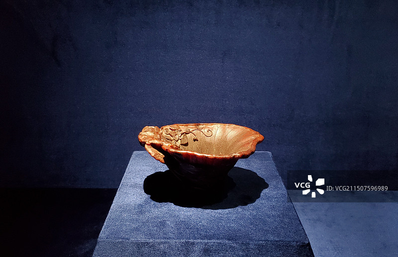 上海苏宁艺术馆的犀角杯图片素材