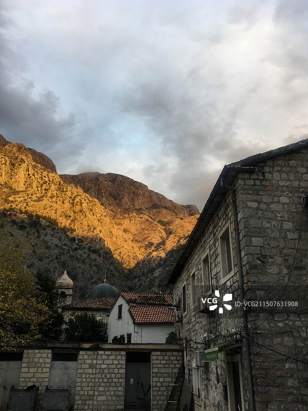 阳光明媚的小镇图片素材