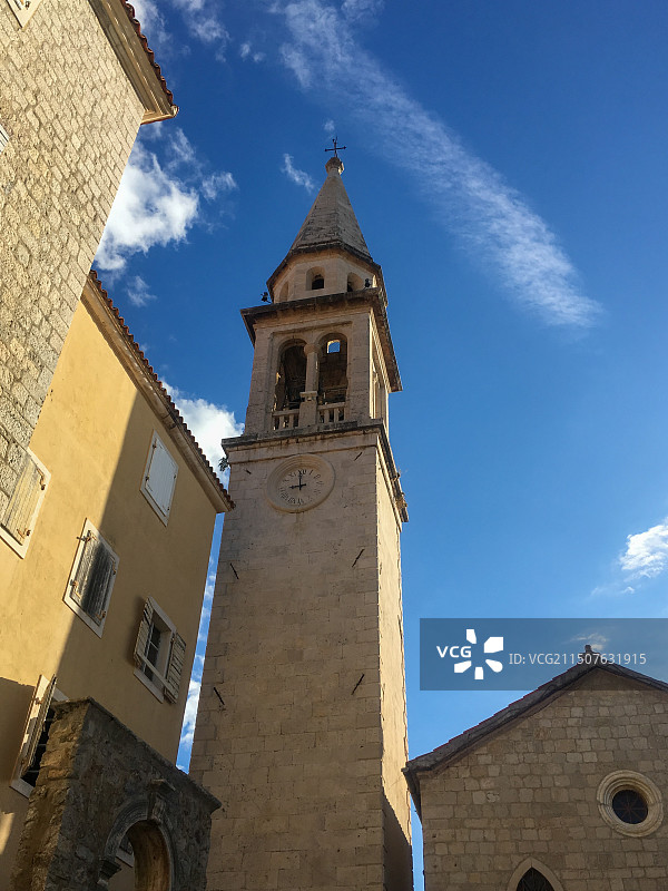 蓝天下教堂的俯视图图片素材