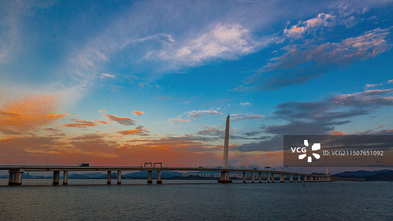 霞映深圳湾大桥图片素材