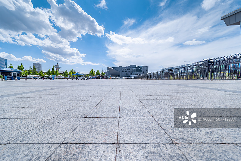 新疆霍尔果斯市城市建筑街道图片素材
