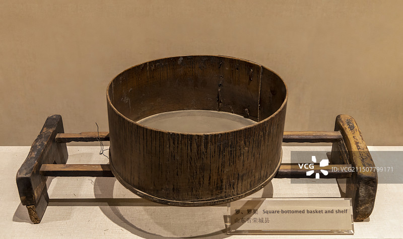 中国农业博物馆“中国传统农具陈列”展：箩、箩架（山东省荣城县）图片素材