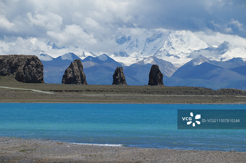 纳木措最佳机位，北岸月亮湾三圣石图片素材
