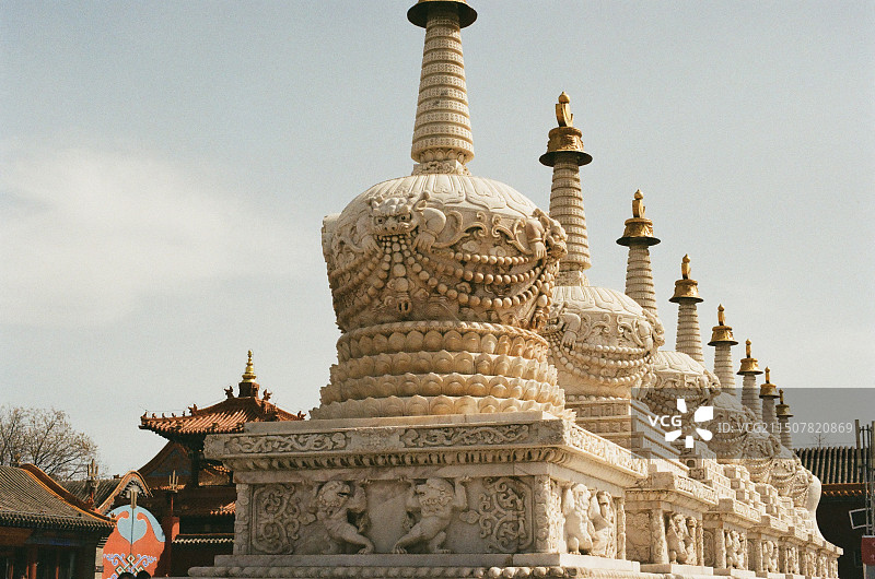 藏传佛教佛塔，白塔，呼和浩特大召无量寺，胶片拍摄，g200胶卷图片素材