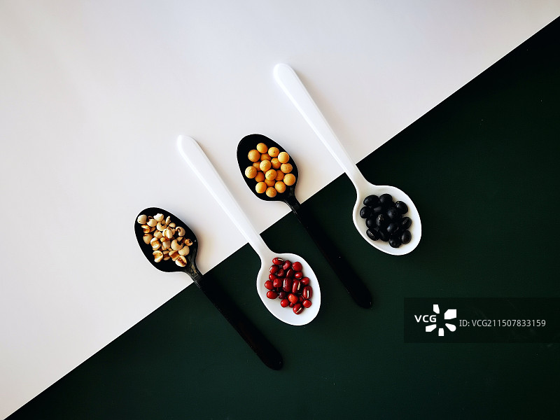 静物：撞色豆图片素材