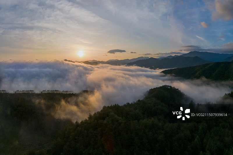 航拍安徽黄山市东黄山风光图片素材
