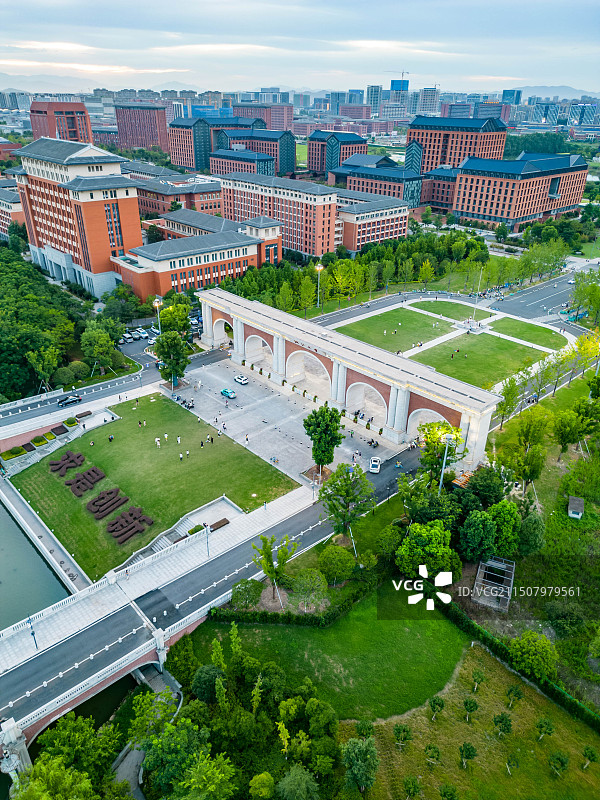 浙江大学紫金港校区南大门图片素材