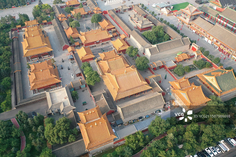 航拍内蒙古呼和浩特玉泉区大召寺图片素材