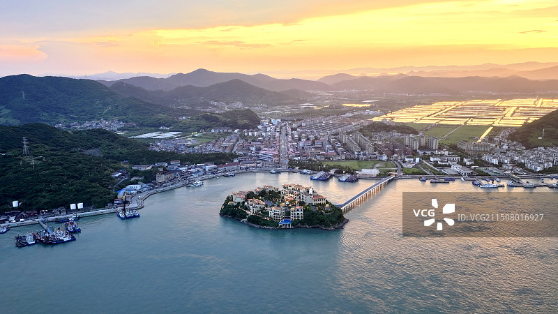 晚霞下的舟山海岛图片素材