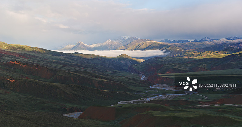 新疆天山石林图片素材