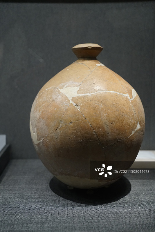 邯郸博物馆红陶小口瓶图片素材