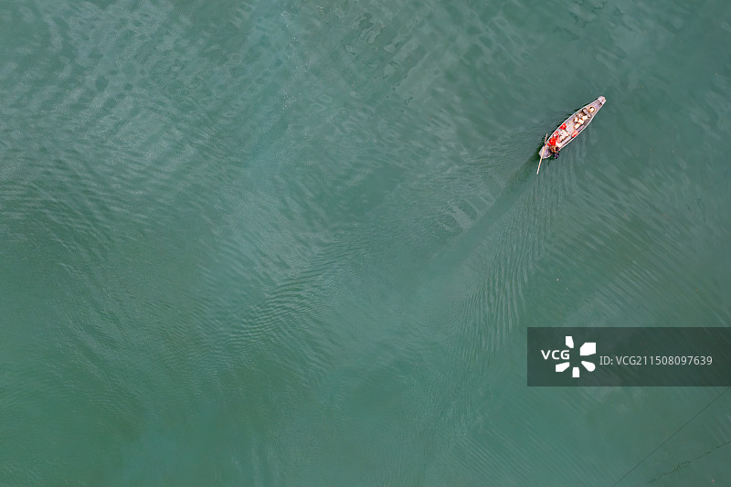 湖北利川文斗镇郁江行舟图片素材