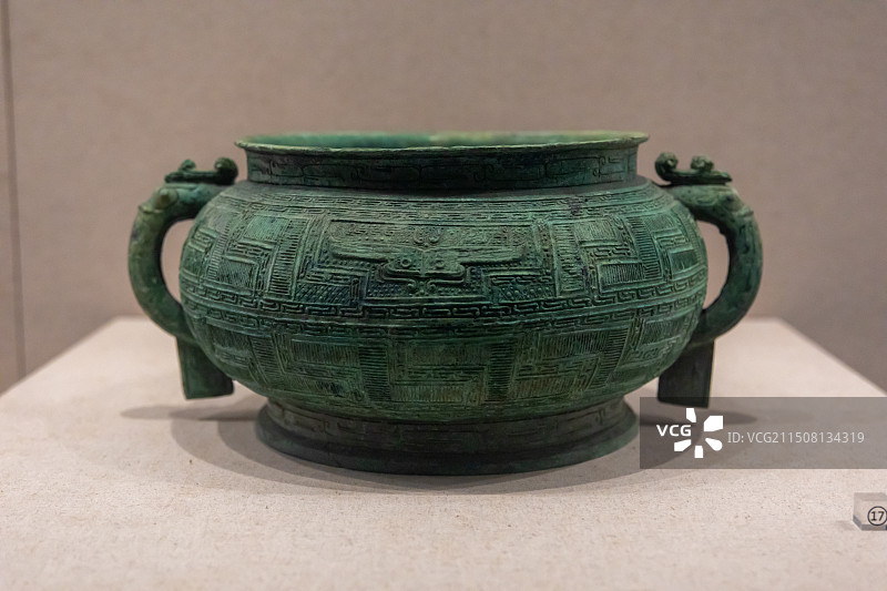 安徽博物馆展出文物编织纹簋春秋(770-476BC)1965年屯溪市弈棋机场3号墓出土图片素材