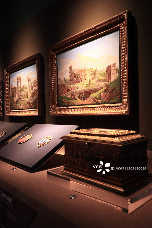 上海世博会璀璨万象展——英国吉尔伯特精品展图片素材