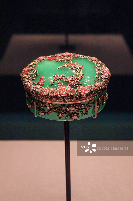 上海世博会璀璨万象展——英国吉尔伯特精品展图片素材