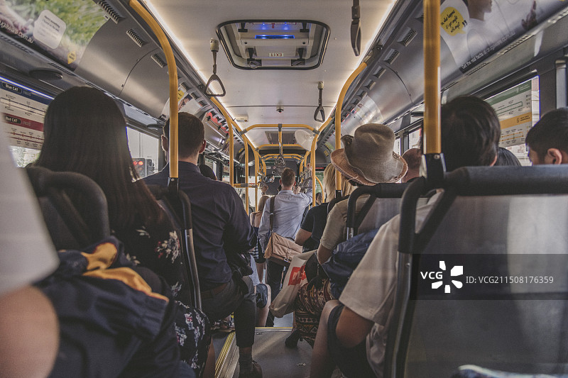 公交车上图片素材