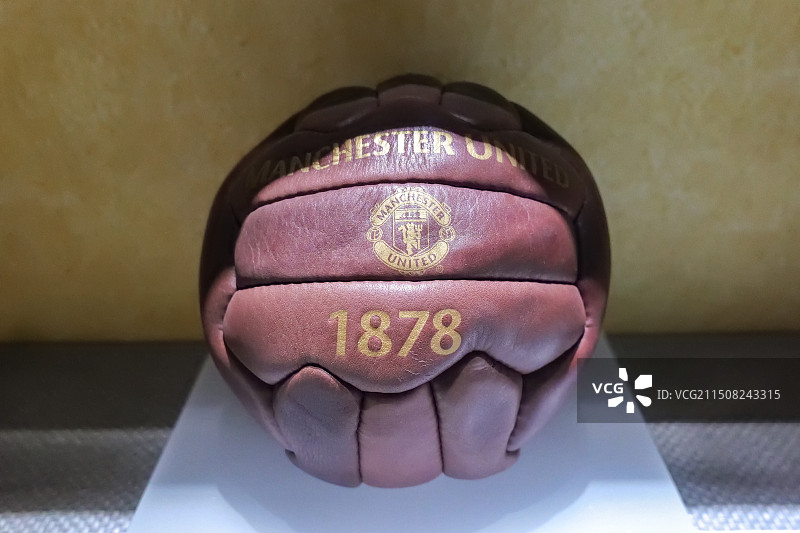 曼联官方复古足球 1878年 淄博临淄足球博物馆藏图片素材