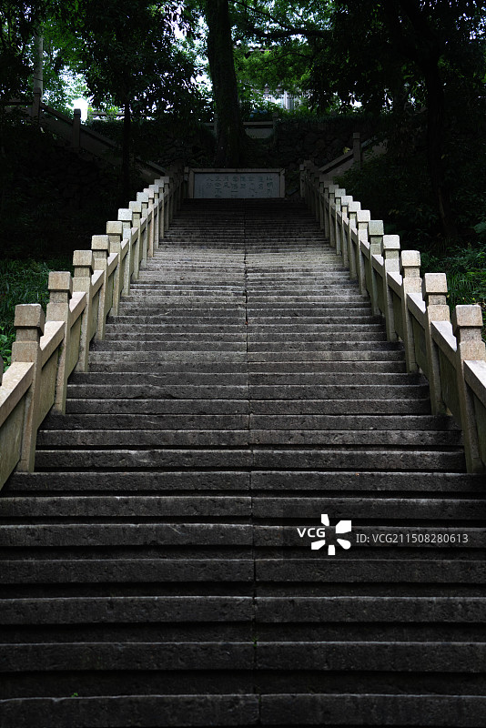 六月浙江杭州桐庐桐君山旅游景色图片素材