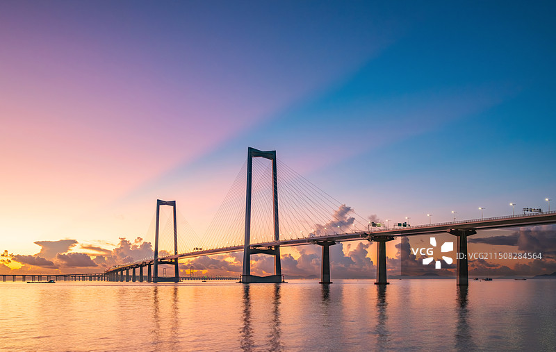 深中通道日出 标准城市宣传标语广告背景图 汽车房地产旅游建筑图片素材