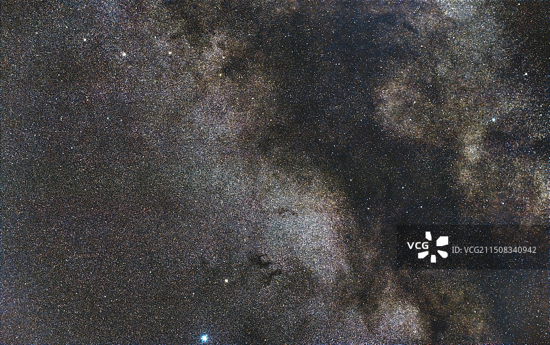 夏季银河背景牛郎星图片素材