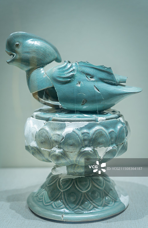 青瓷-雨过天青云破处，这般颜色做将来图片素材