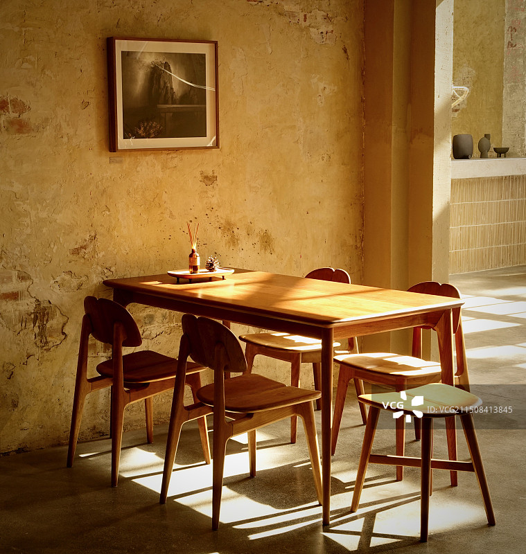 室内家居餐桌一隅图片素材