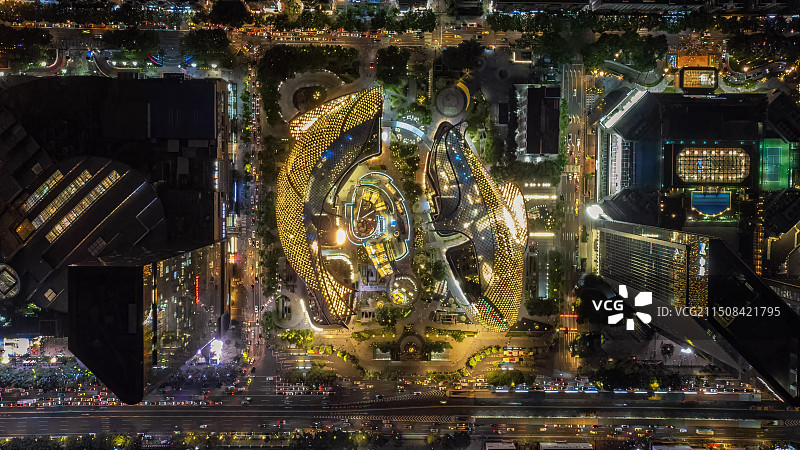 广州天环广场航拍夜景图片素材