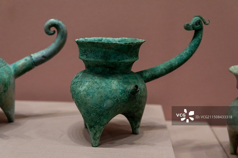 安徽博物馆展出文物龙柄铜盉 西周铜陵钟鸣出土铜陵市博物馆藏图片素材