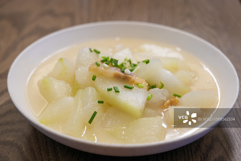夏日美食，咸肉冬瓜汤图片素材