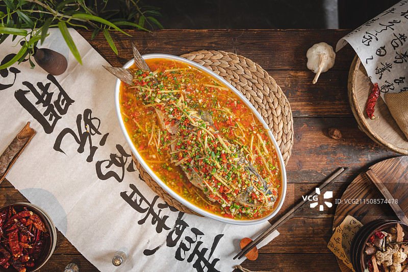 复古农家背景四川菜豆瓣鱼图片素材