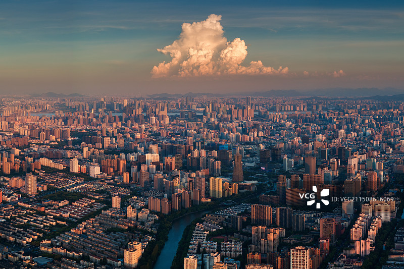 杭州夏日金光图片素材