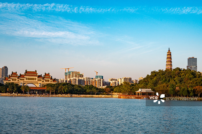 顺峰山公园牌坊青云湖青云塔图片素材