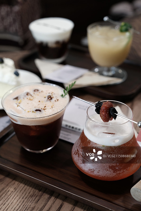 桌上咖啡的特写镜头图片素材