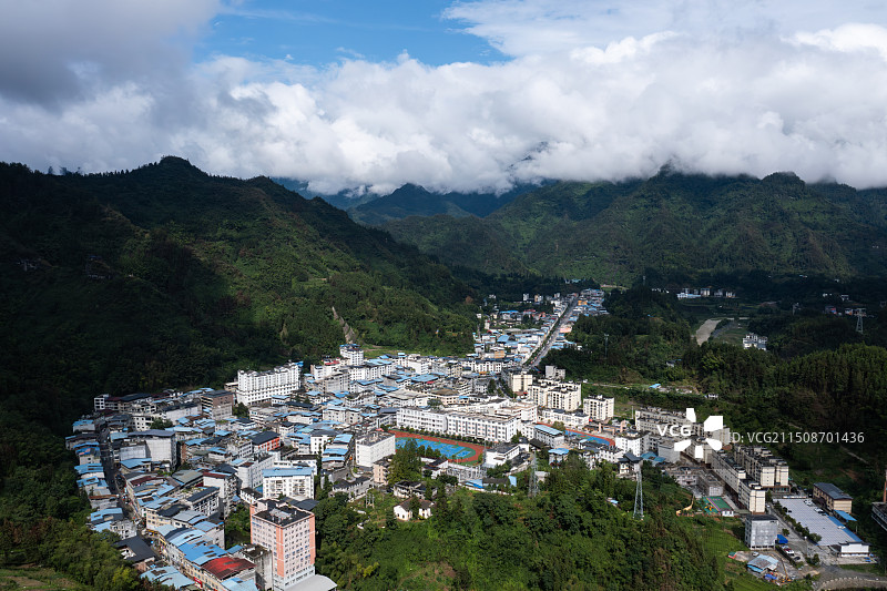 湖北利川雨后茶乡毛坝镇图片素材