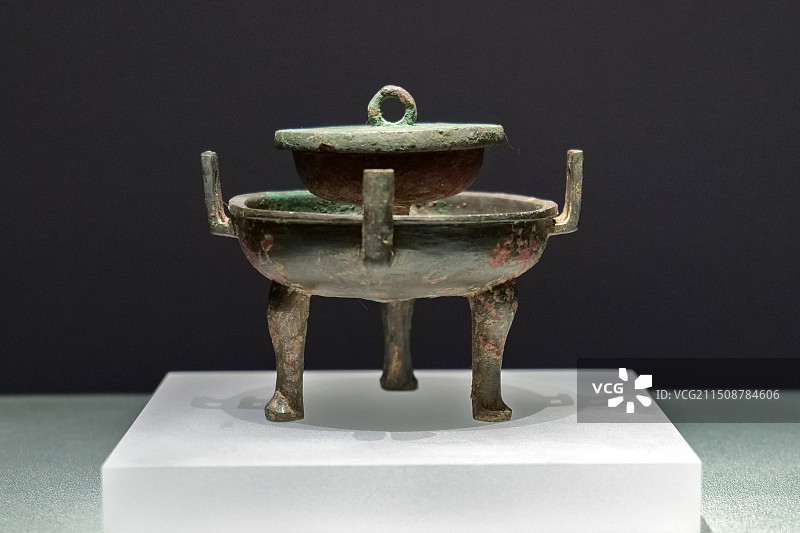 异性铜鼎 春秋 济南市长清区仙人台遗址出土 山东大学博物馆藏 山东博物馆礼运东方特展图片素材
