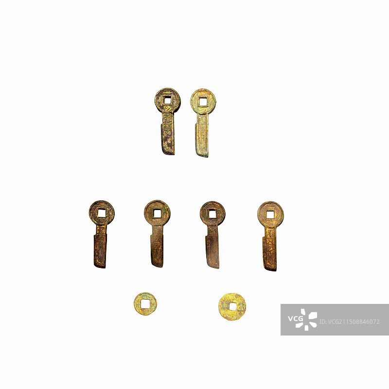 东汉铜钱，鎏金半两铜钱，大泉五十铜钱，错金一刀平五千铜钱图片素材