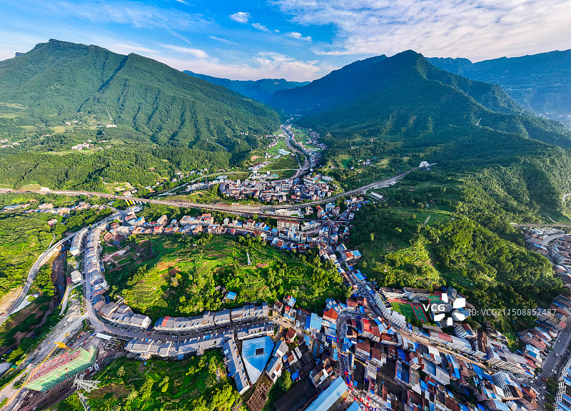 达州市宣汉县毛坝镇场镇全景图片素材