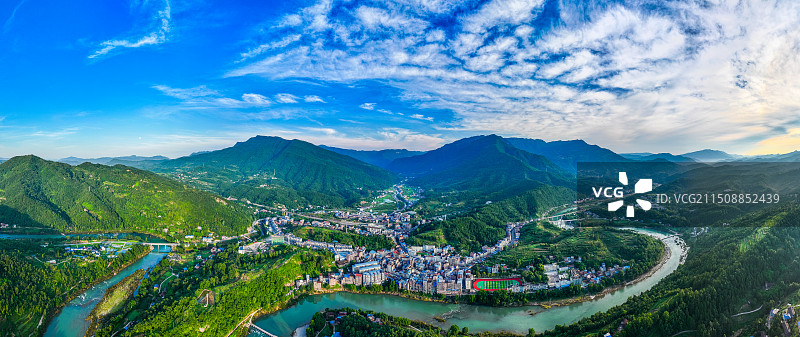 达州市宣汉县毛坝镇场镇全景图片素材