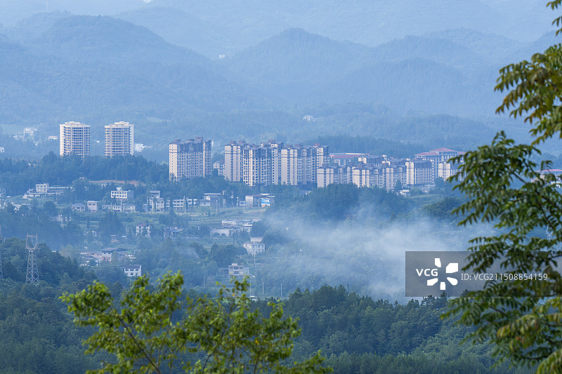 湖北利川避暑胜地远看凉雾乡图片素材