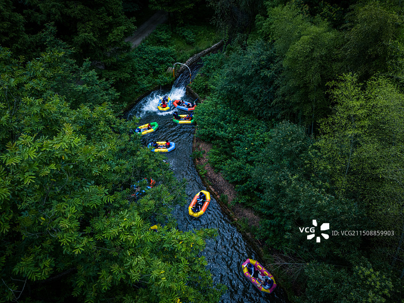 常州金坛茅山森林世界漂流图片素材