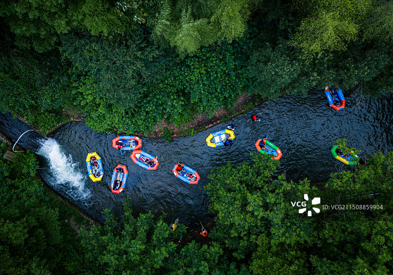 常州金坛茅山森林世界漂流图片素材