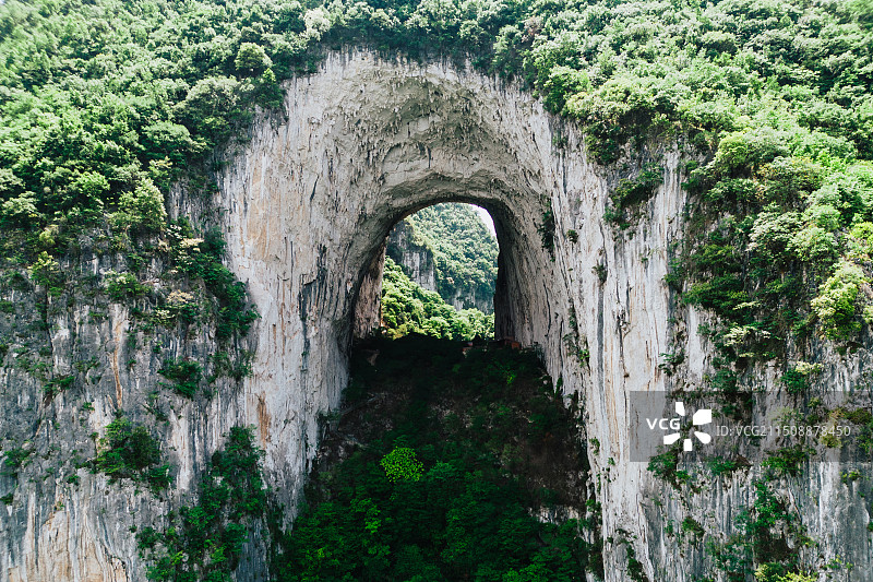 安顺格凸河风景区燕子洞穿上洞图片素材
