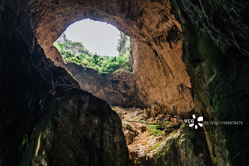 安顺格凸河风景区燕子洞穿上洞图片素材