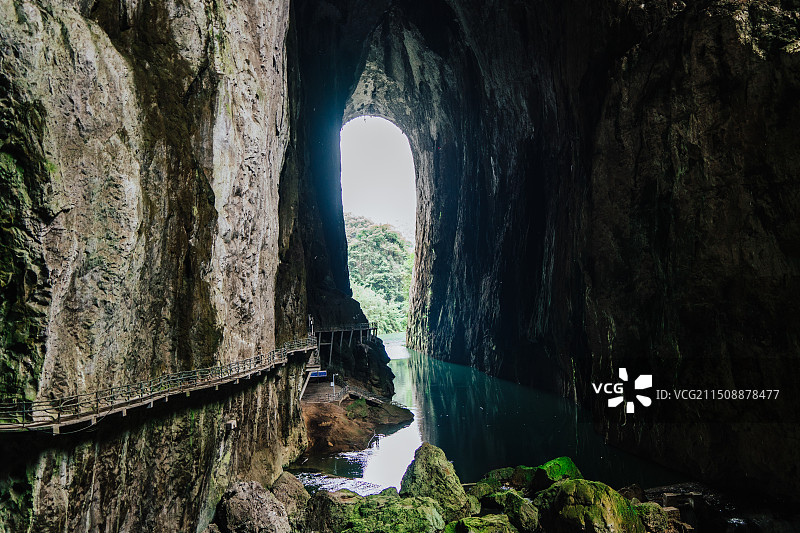 安顺格凸河风景区燕子洞穿上洞图片素材